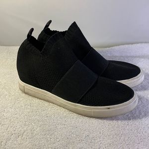 Women’s Material Girls black high tops size 8.5 booties